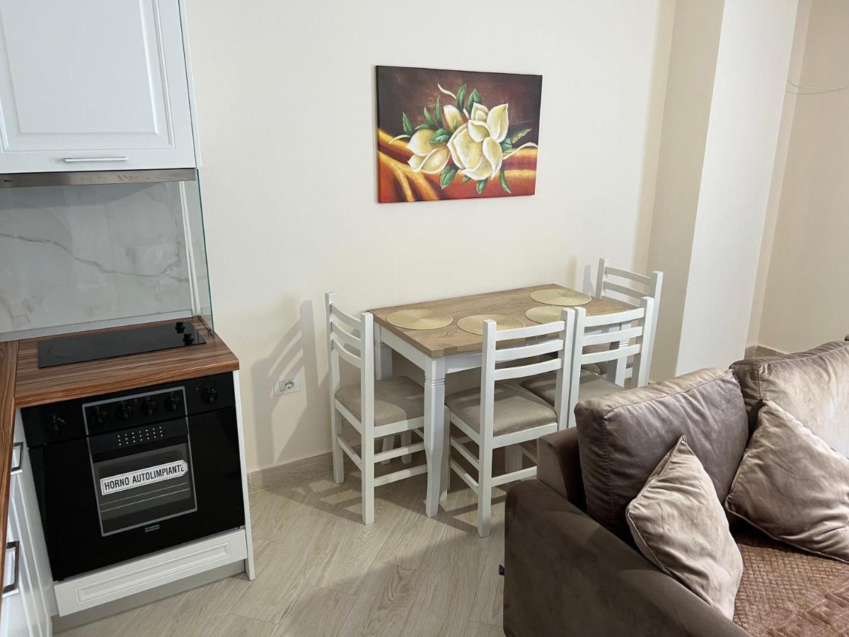 The Wish House Apartment Golem  Luaran gambar