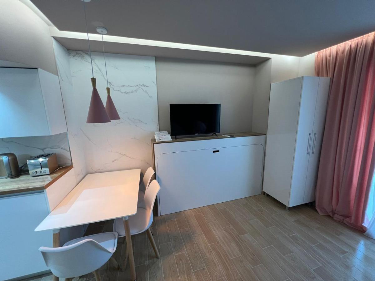 The Wish House Apartment Golem  Luaran gambar