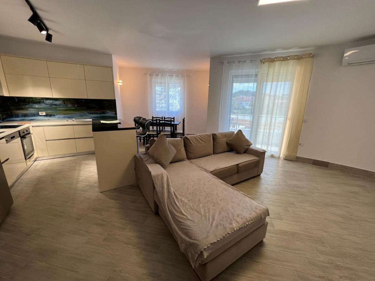 The Wish House Apartment Golem  Luaran gambar