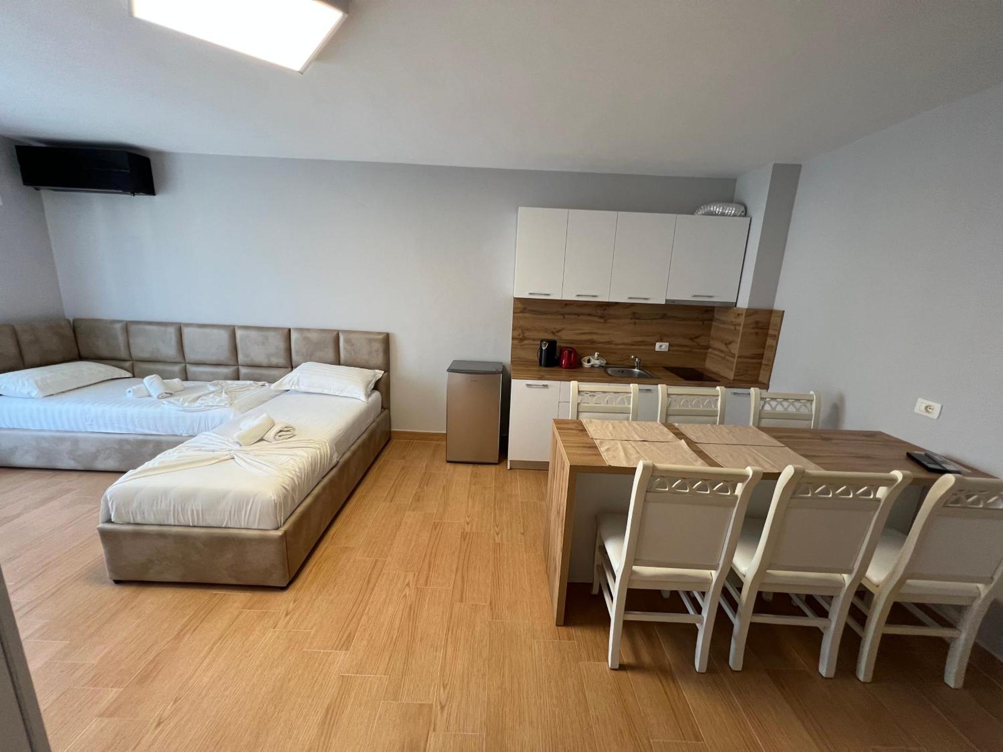 The Wish House Apartment Golem  Luaran gambar