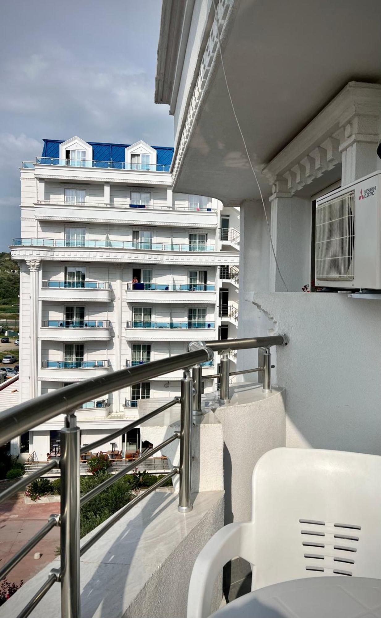 The Wish House Apartment Golem  Luaran gambar